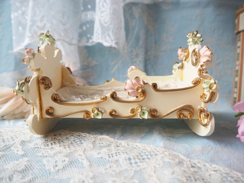 ドイツ木製ドール用ベッド揺り籠/ミニチュア家具/小花ロココデザイン