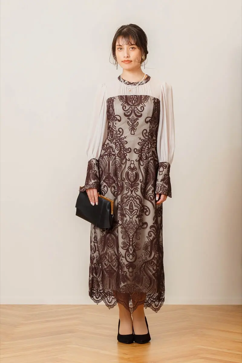 ダークブラウンのダマスク柄レースドレス | ANDRESD | S | 結婚式