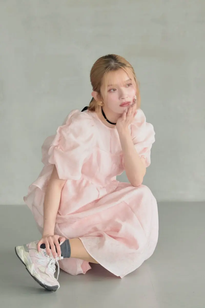 ピンクのバブルスリーブジャガードドレス | ANDRESD | L～マタニティ