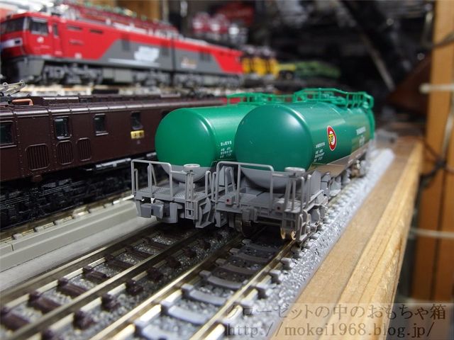 TOMIXとKATO タキ1000を並べてみる : クローゼットの中の鉄道模型