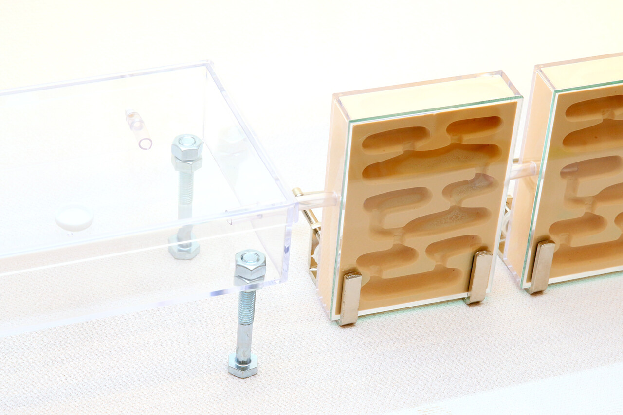 蟻マシーン2号ミニ 特大餌場付き（横置きタイプ） 販売開始 : ありんこ