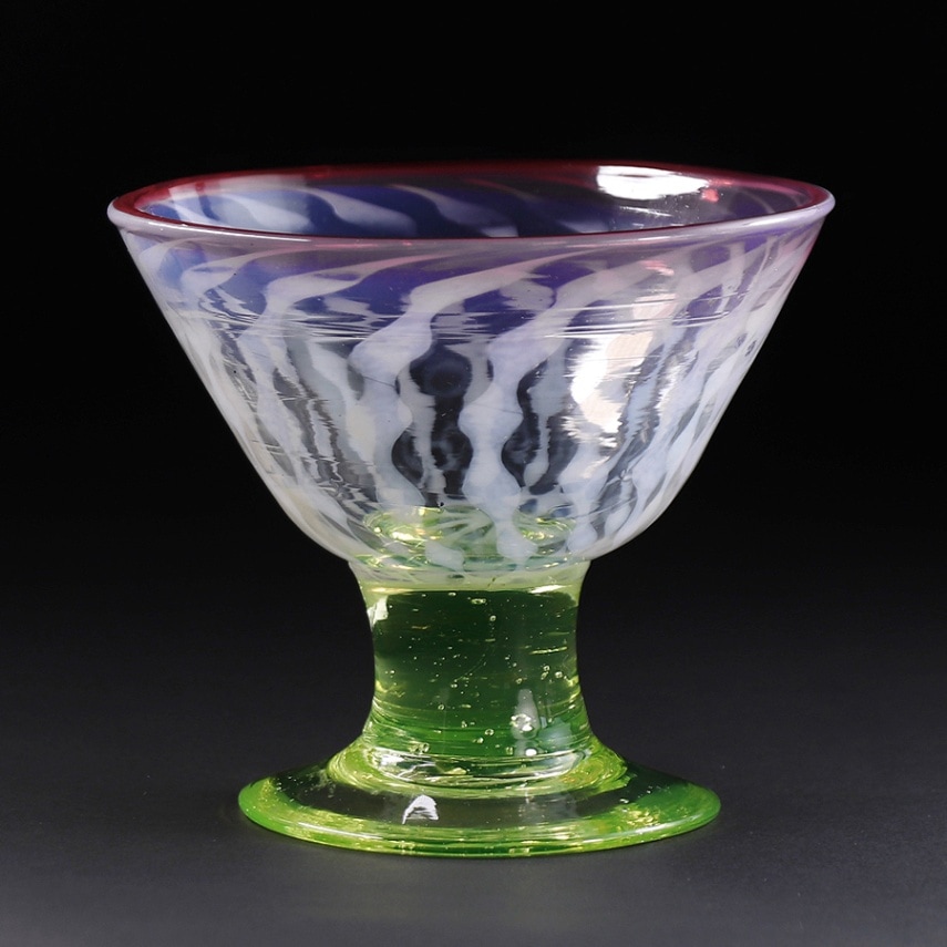 明治～大正時代の乳白色とピンク色の氷皿 明治～大正時代の乳白色と