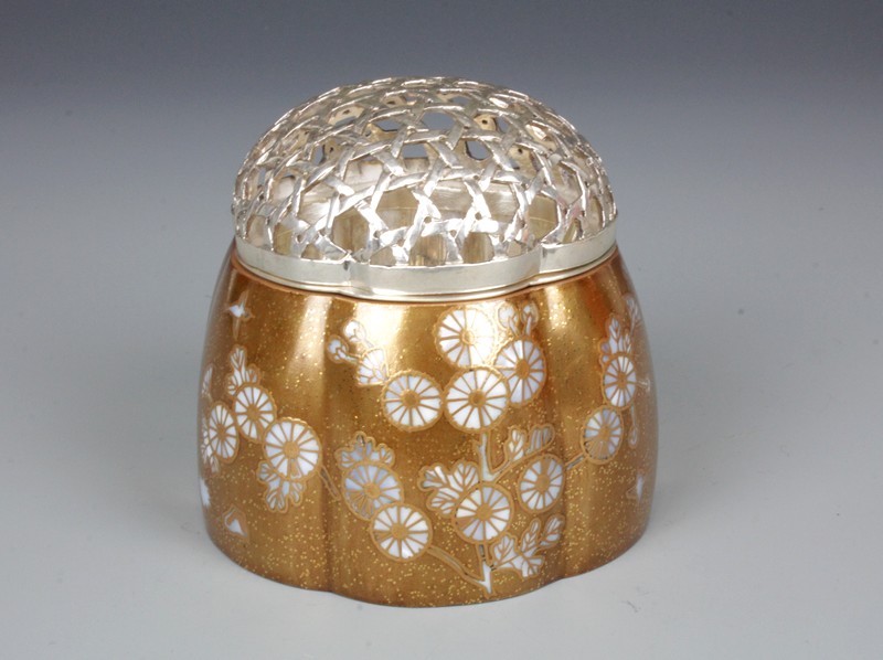 中山幸比古 粉溜青貝菊香炉 | 入荷商品 | 誠屋 岡山・倉敷の骨董品・古美術