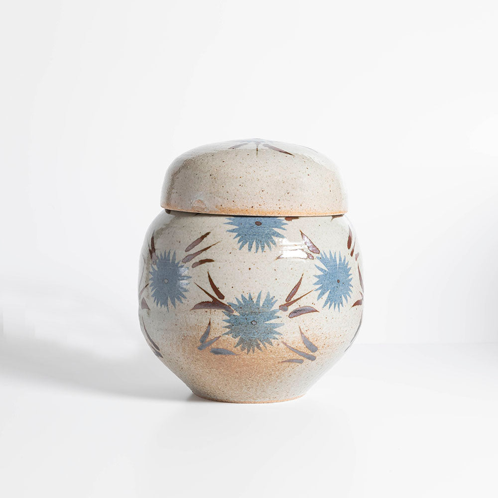 QOT × 小山路窯【佐賀県武雄産 武雄焼】和紙染花文寿壺[江口勝美