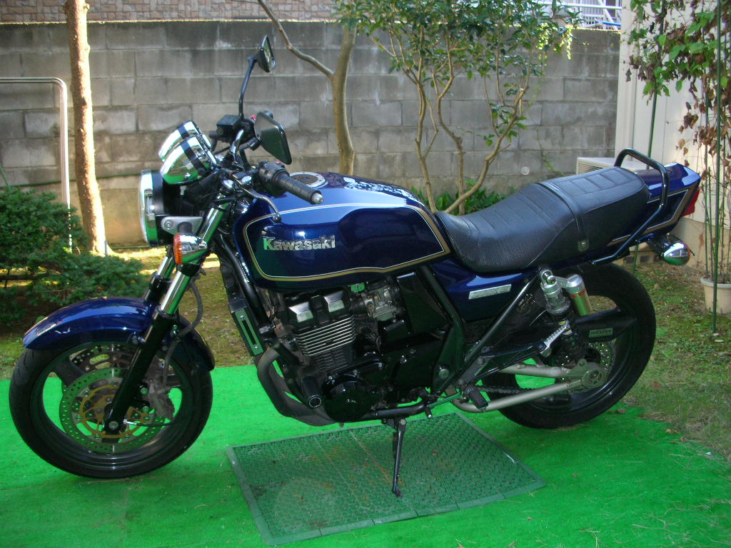 KAWASAKI ZRX400 タンク