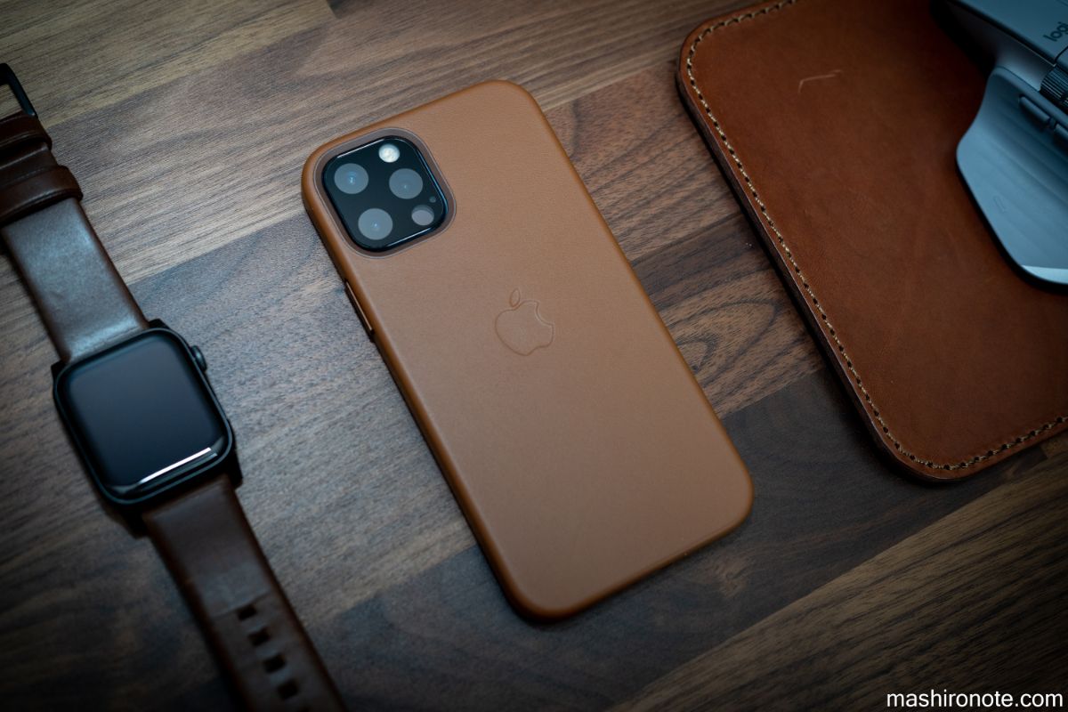 やはりコレ】iPhone12Pro 純正レザーケース「サドルブラウン」レビュー