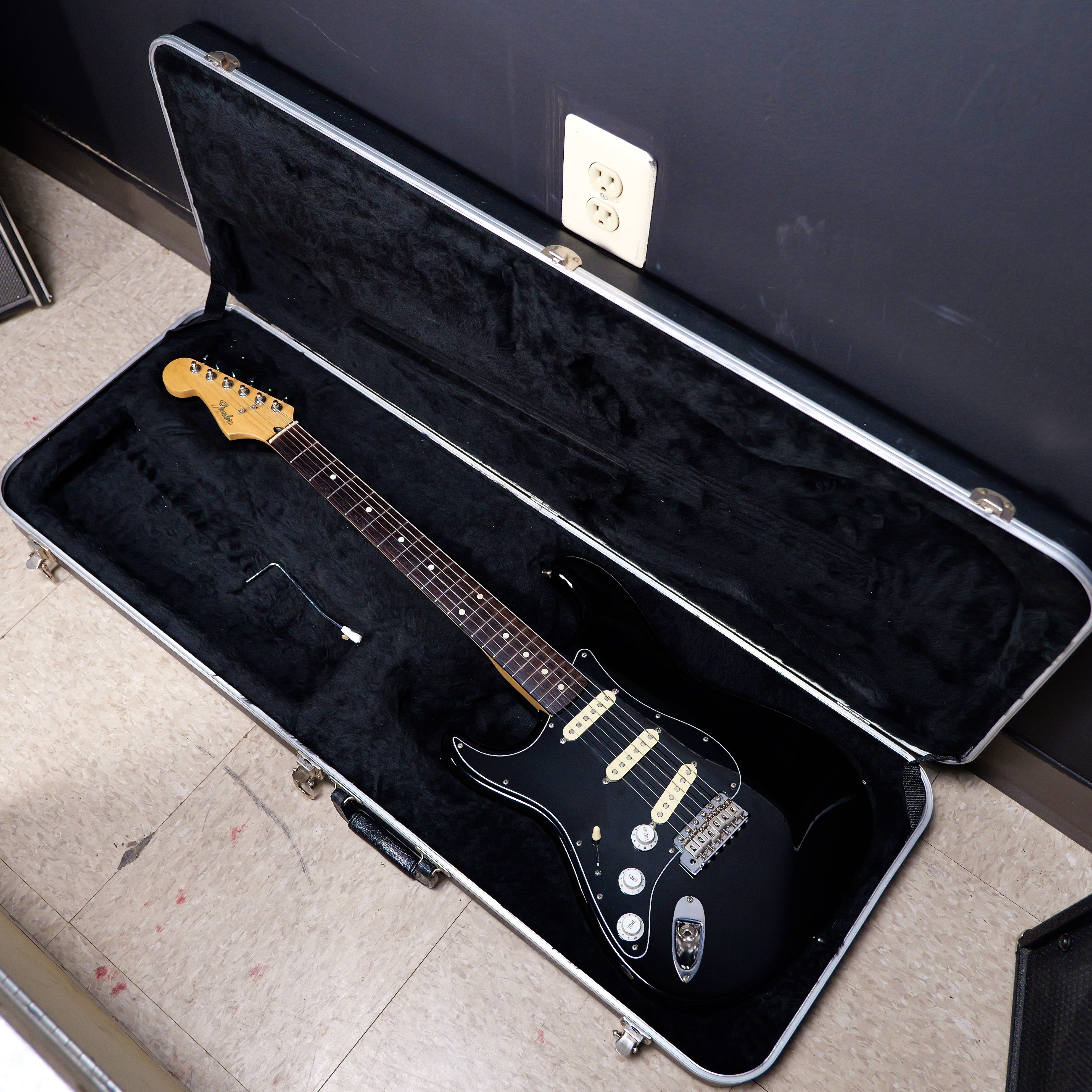 Fender MIJ Stratocaster Black Left Handed – Matt's Guitars