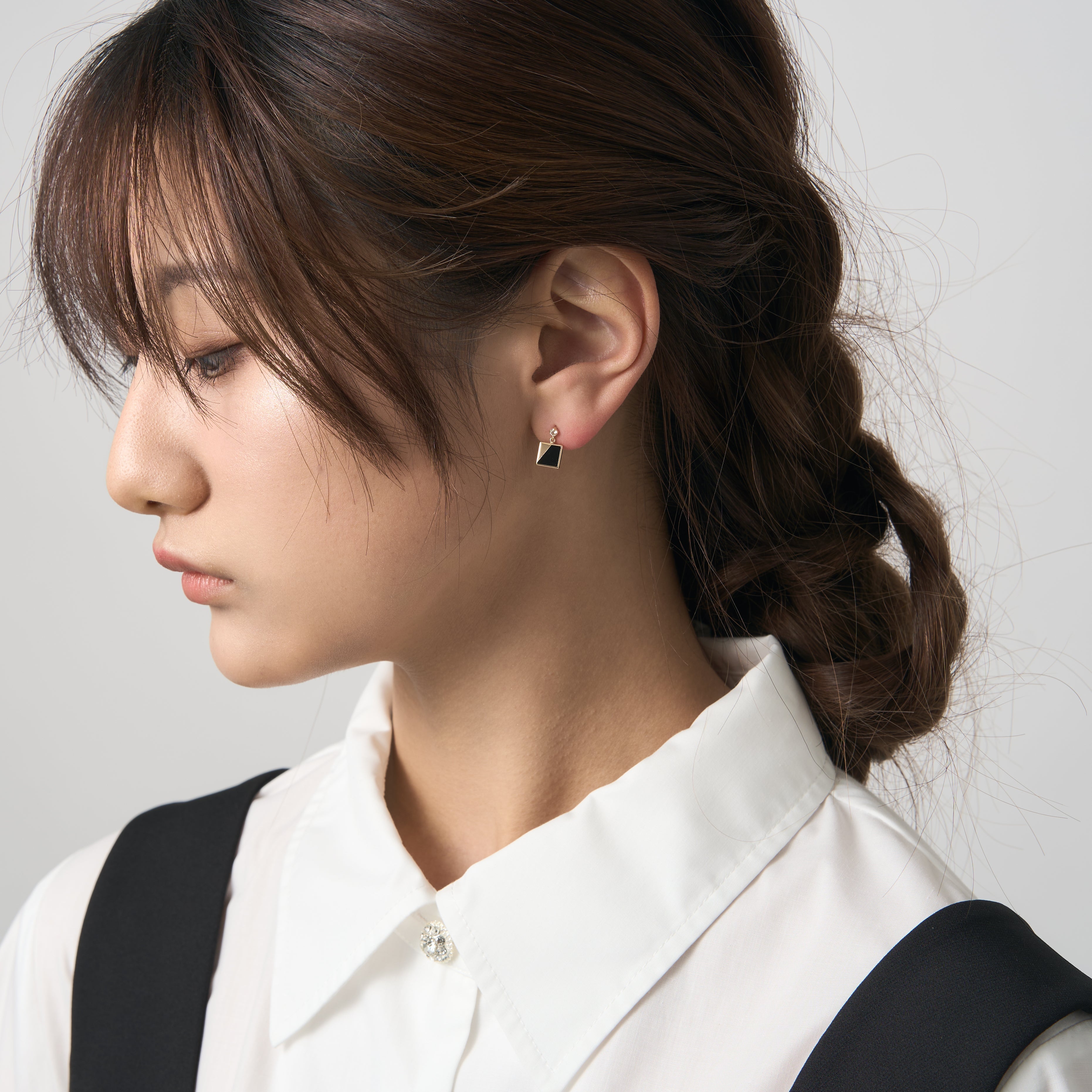 K10 オニキス × ホワイトトパーズ スタッドピアス- me.（エムイードット）