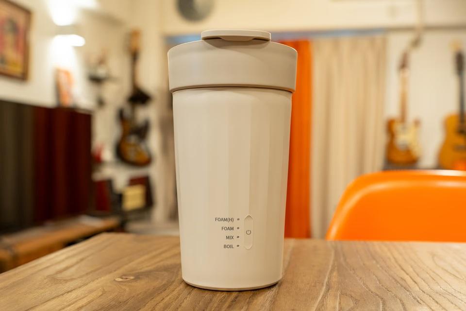 3分で濃厚ミルク泡が完成。ミルクフォーマーは全自動＆タンブラー