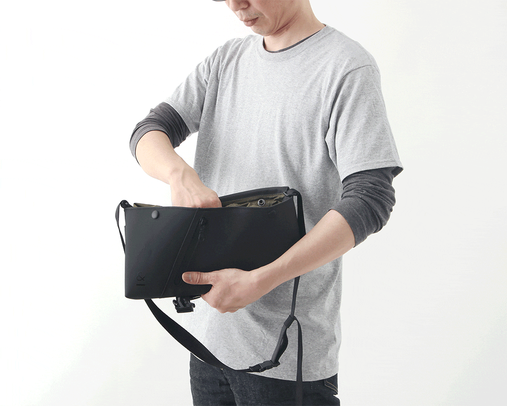 エコバッグ内蔵だから急な買い物があっても大丈夫！ 休日のお出かけに