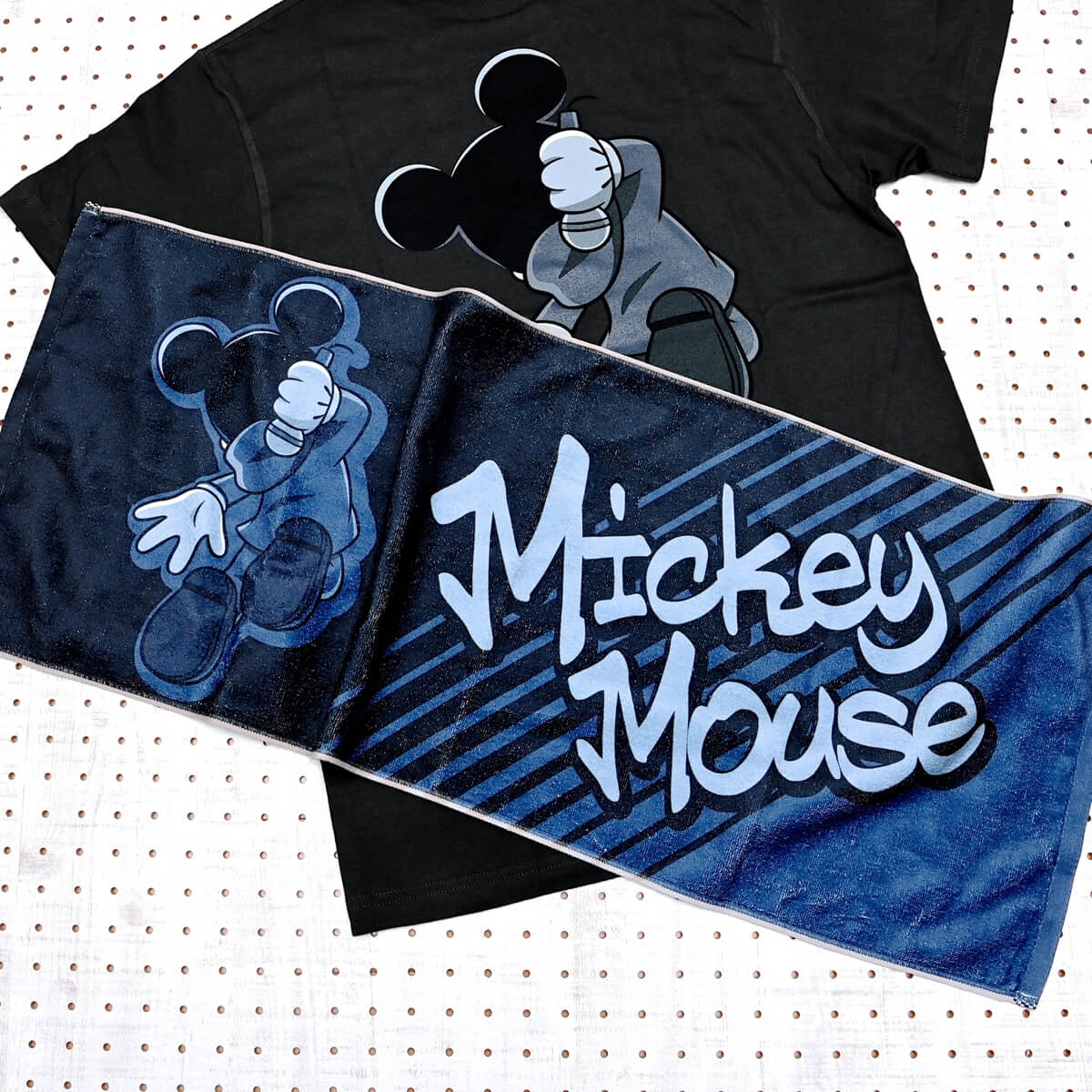 限定 ミッキーマウス F1 コラボ バッジ 未開封 ディズニー F1 in Las