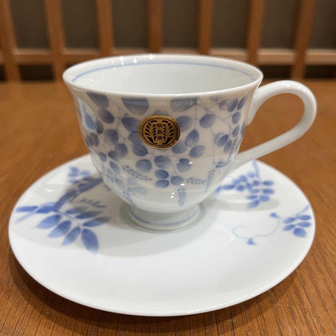 141鍋島橘右衛門作超珍しい高台持ち手蓋付きソーサーつきコーヒーカップ