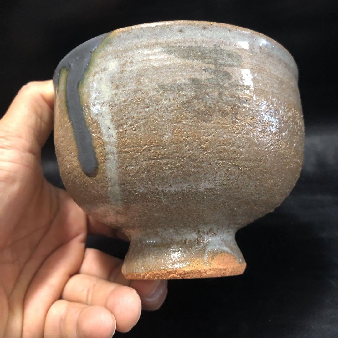 可憐な古美術◾️蔵から高台の高い謎の字が書かれた抹茶茶碗が出てき