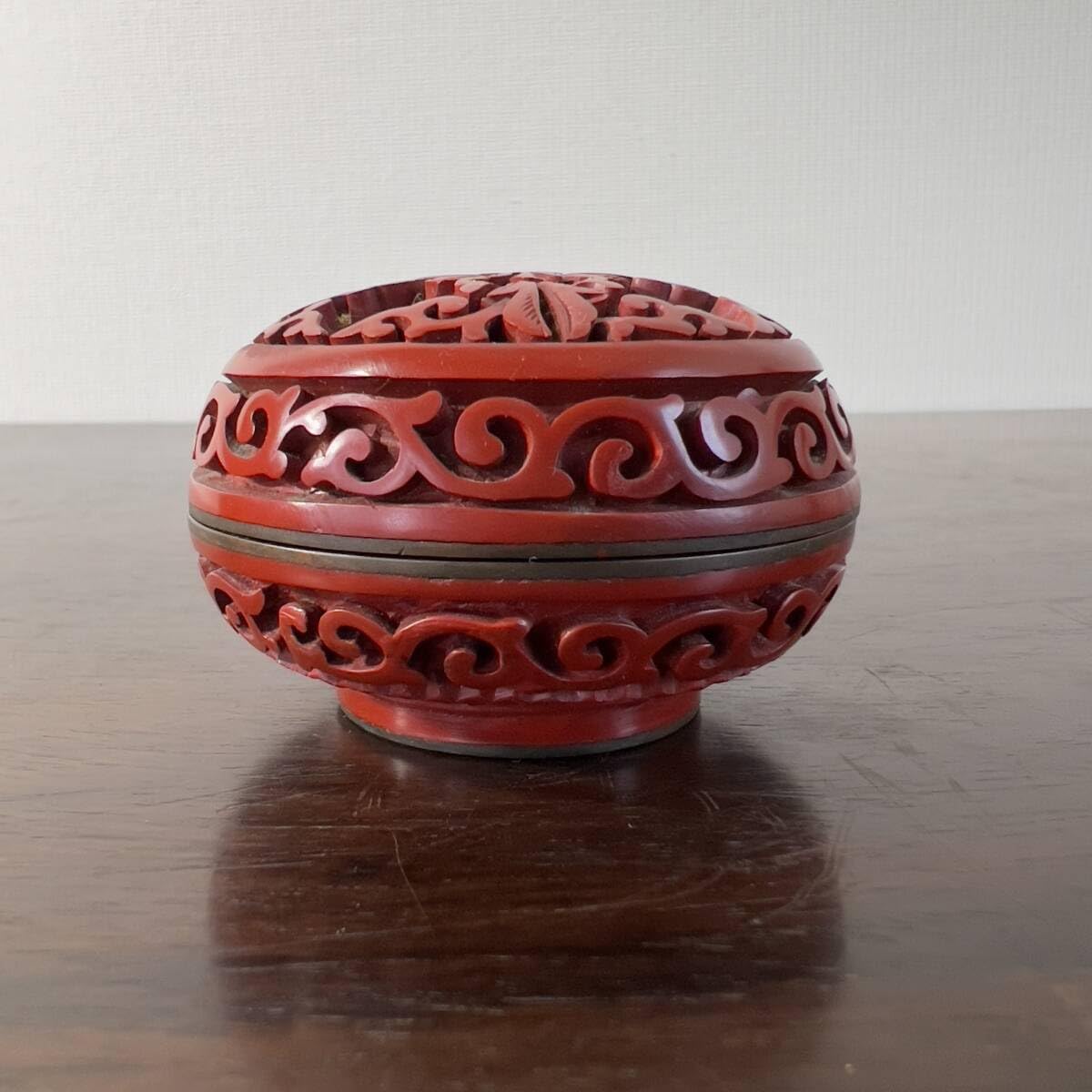 旧蔵した中国骨董古い唐物【龍雲】彫漆堆朱大きめ茶道御香合、書道印合