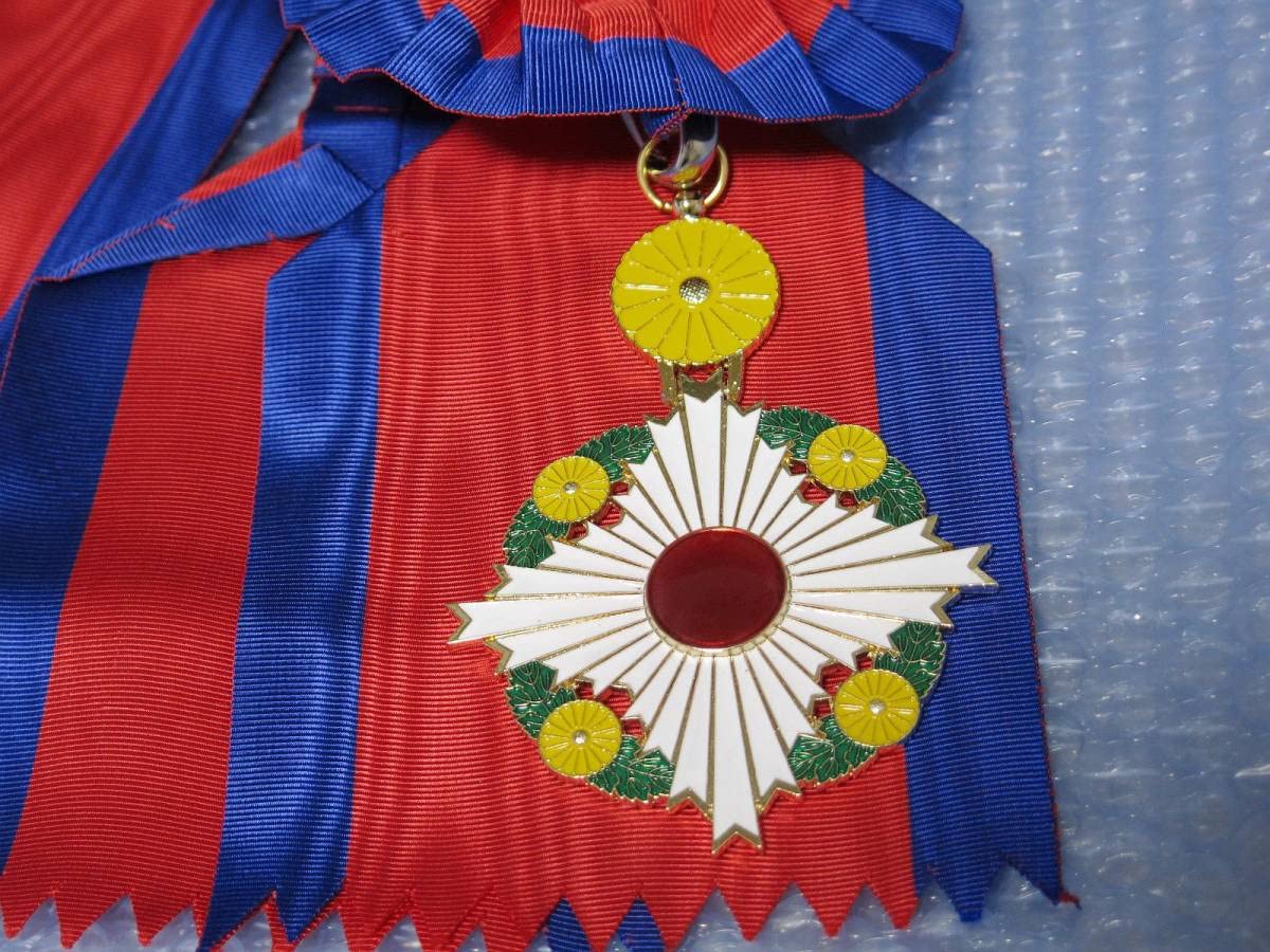 勲章☆日本国勲章3点セット！コレクションにいかがでしょうか♪