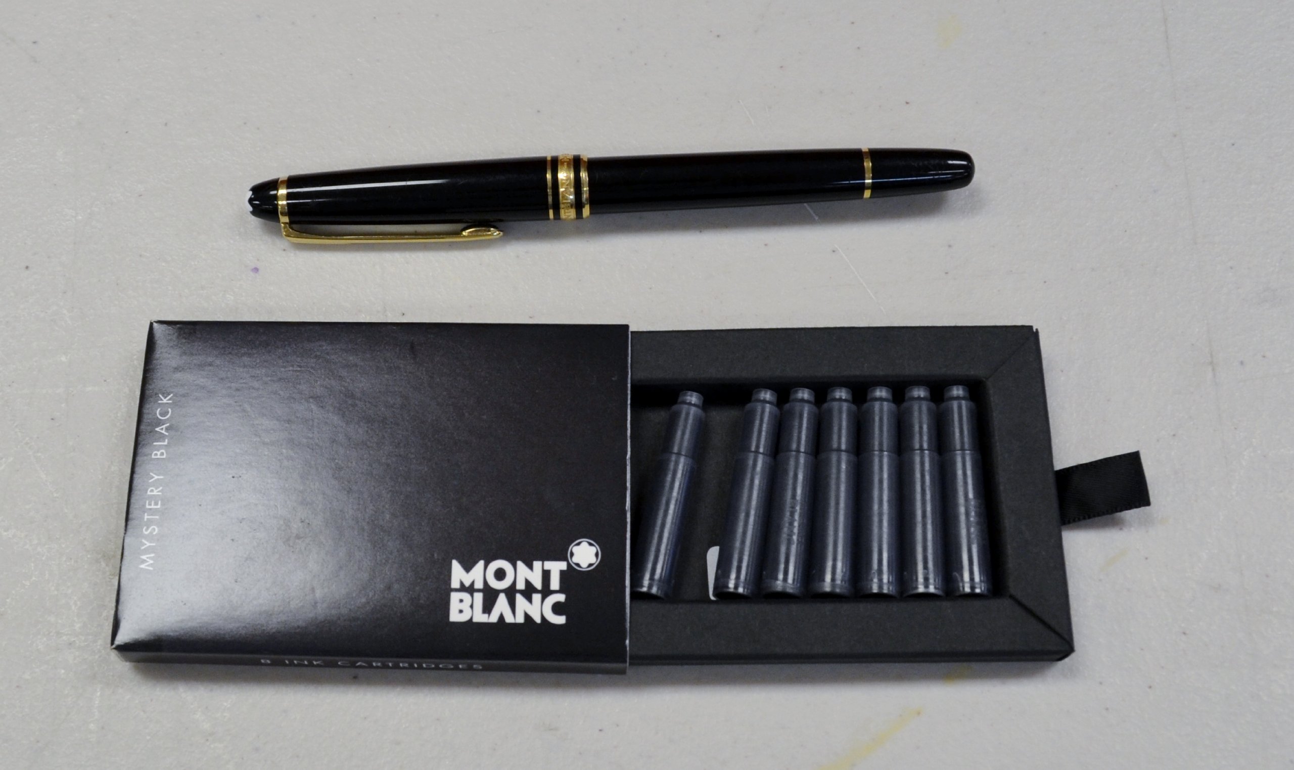 Montblanc Meisterstuck Classique Fountain Pen 144, Black with Gold
