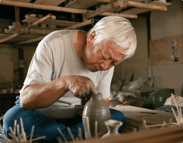 神﨑継春 | みはる窯 【信楽焼の窯元】