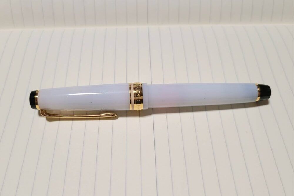 万年筆歴10年の左利き】万年筆レビュー セーラー 四季織垂雪 | みつけ