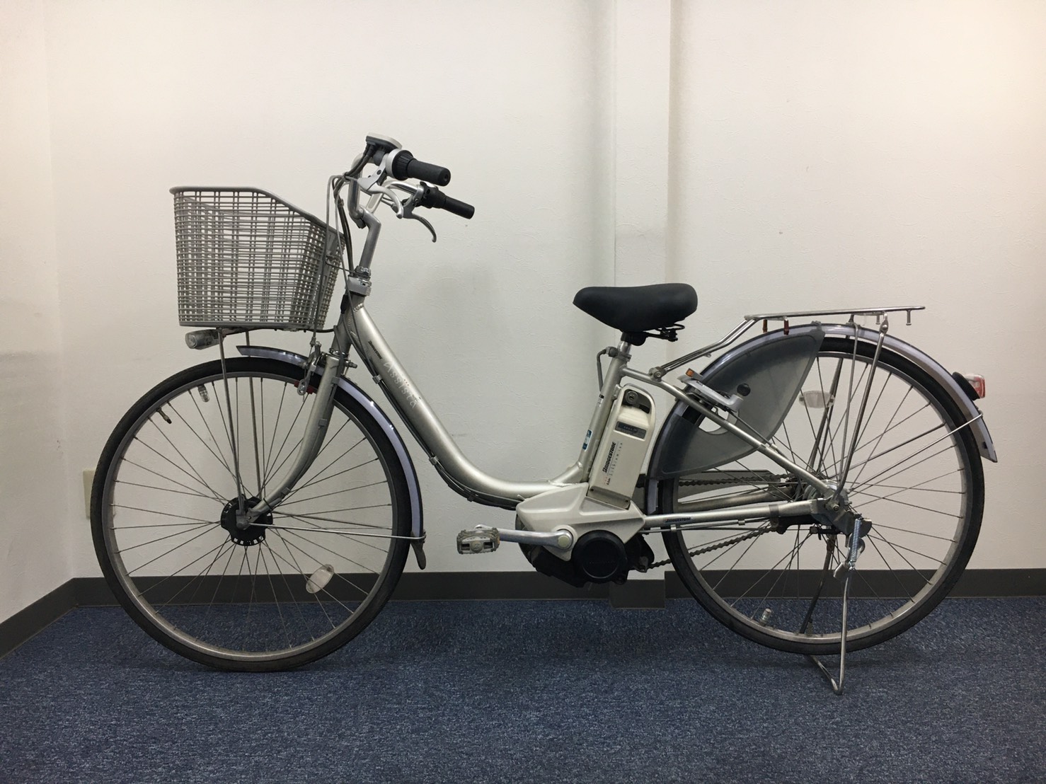 ブリヂストン電動アシスト自転車アシスタ26インチシルバーアルミ