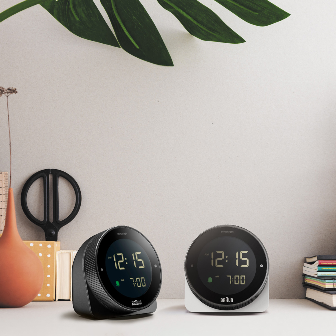 BRAUN digital clock | AssistOn