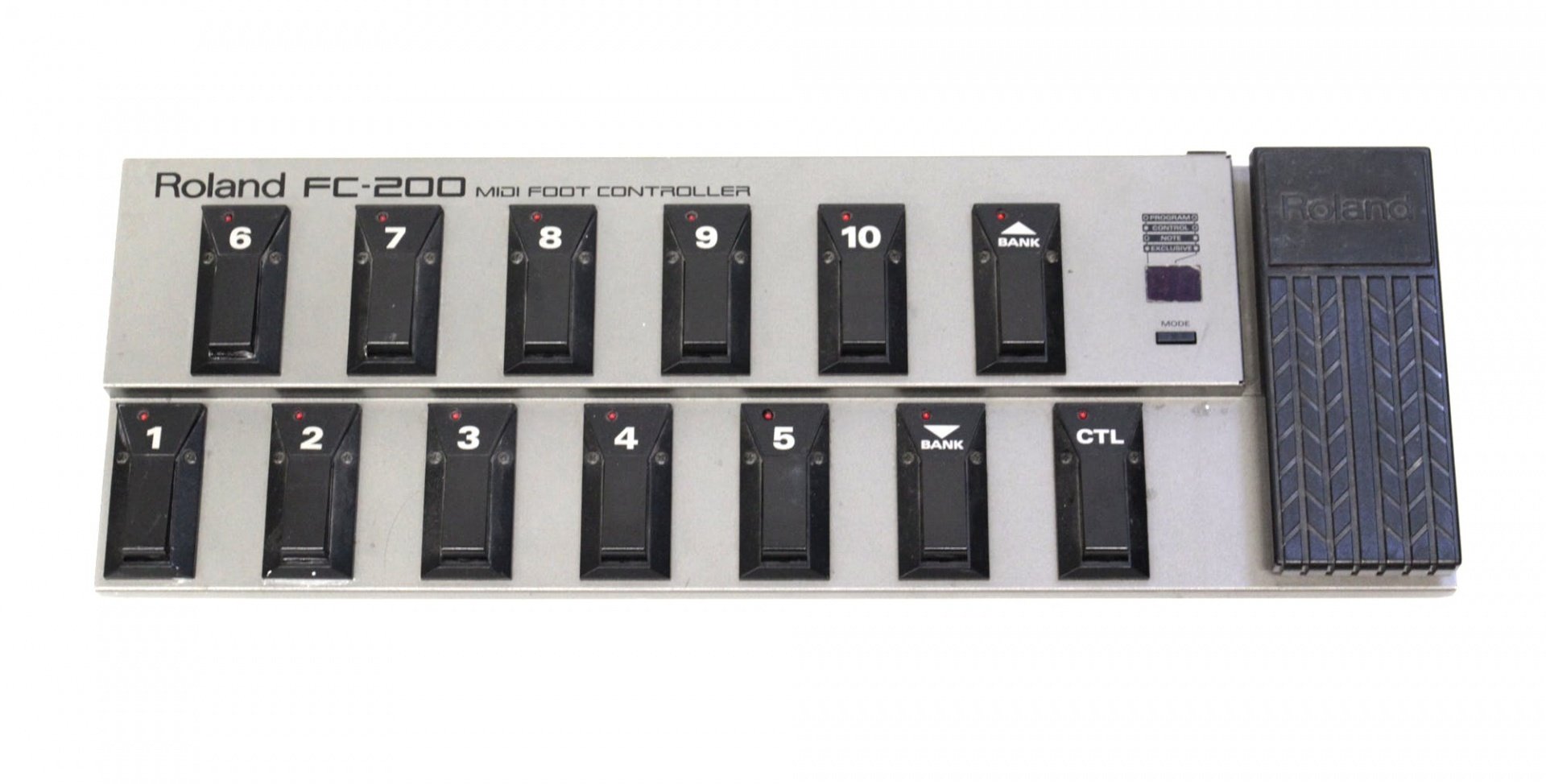Roland FC-200 - Pedal on ModularGrid