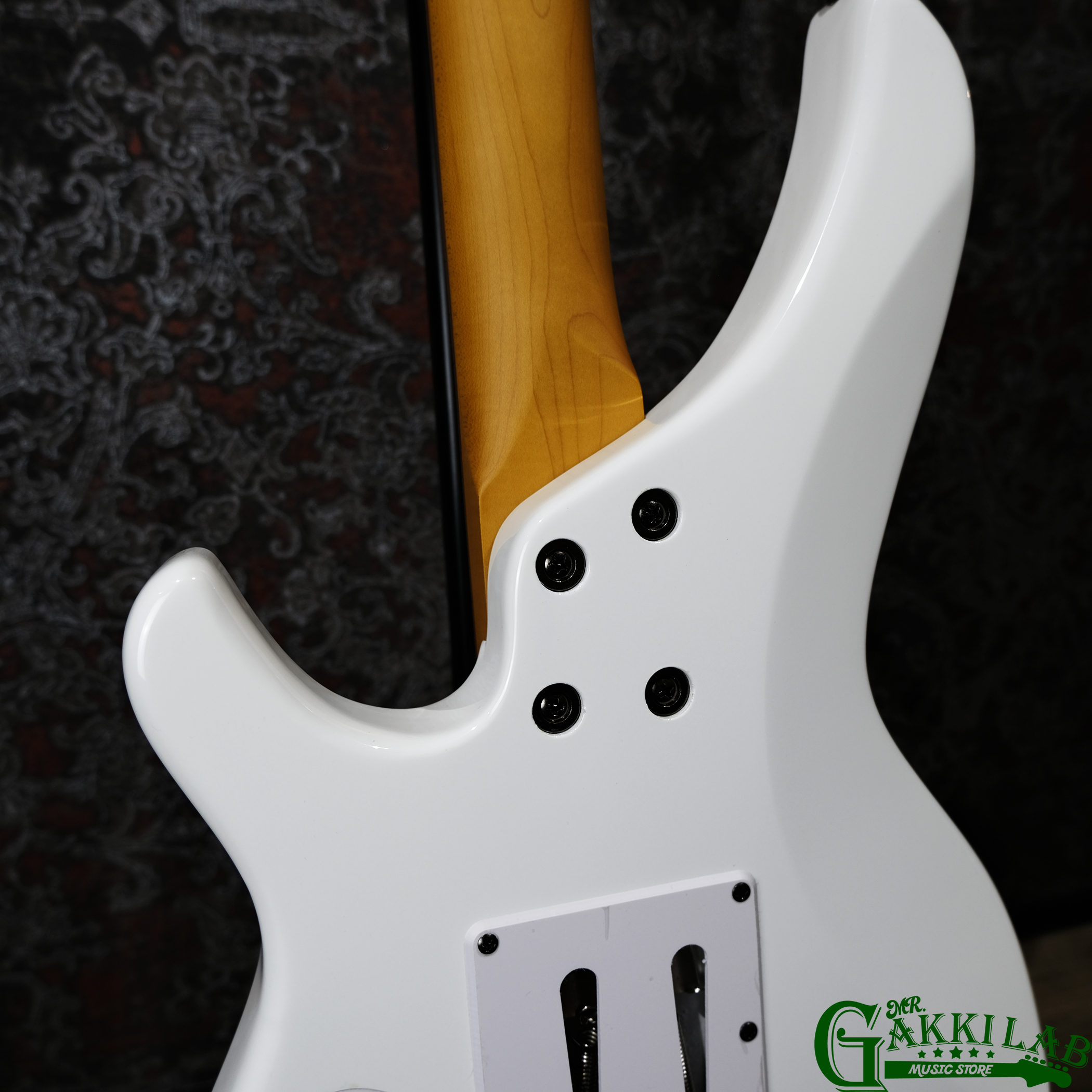 Seed by Sago Kotetsu White / Seed Kotetsu 虎徹 / 桜村眞 (町屋