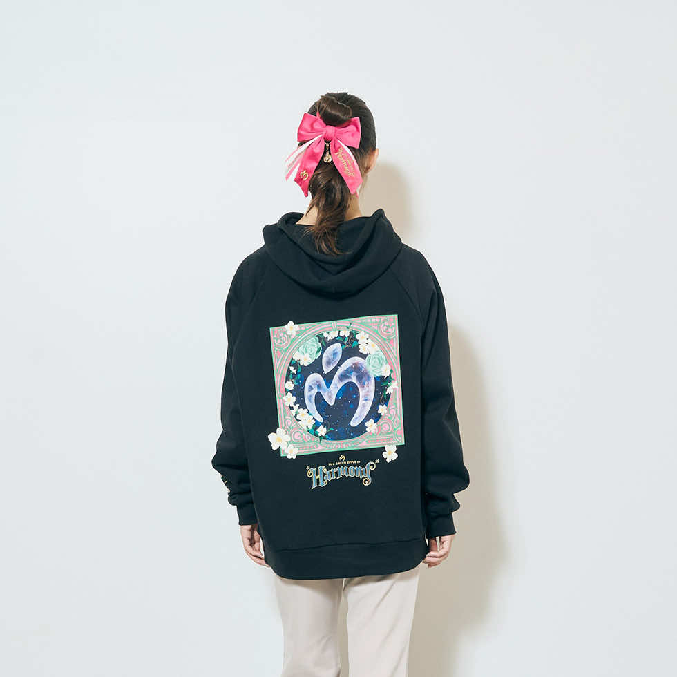 Mrs.GREEN APPLEミセス TheWhiteLoungeフーディーL Mrs. GREEN APPLE