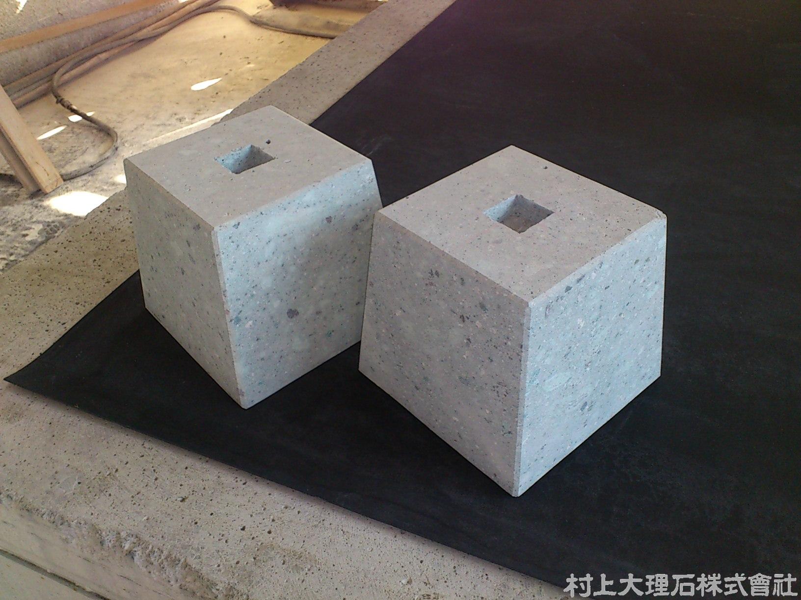 笏谷石（福井県産） 束石（もすいし・つかいし） 当社製作