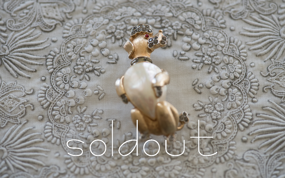 CROWN TRIFARI☆ミルクガラス＆トリファリウムツートンフラワー