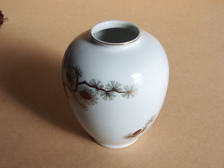 SHOP 偶然と必然の間 深川製磁 花瓶 松ぼっくり