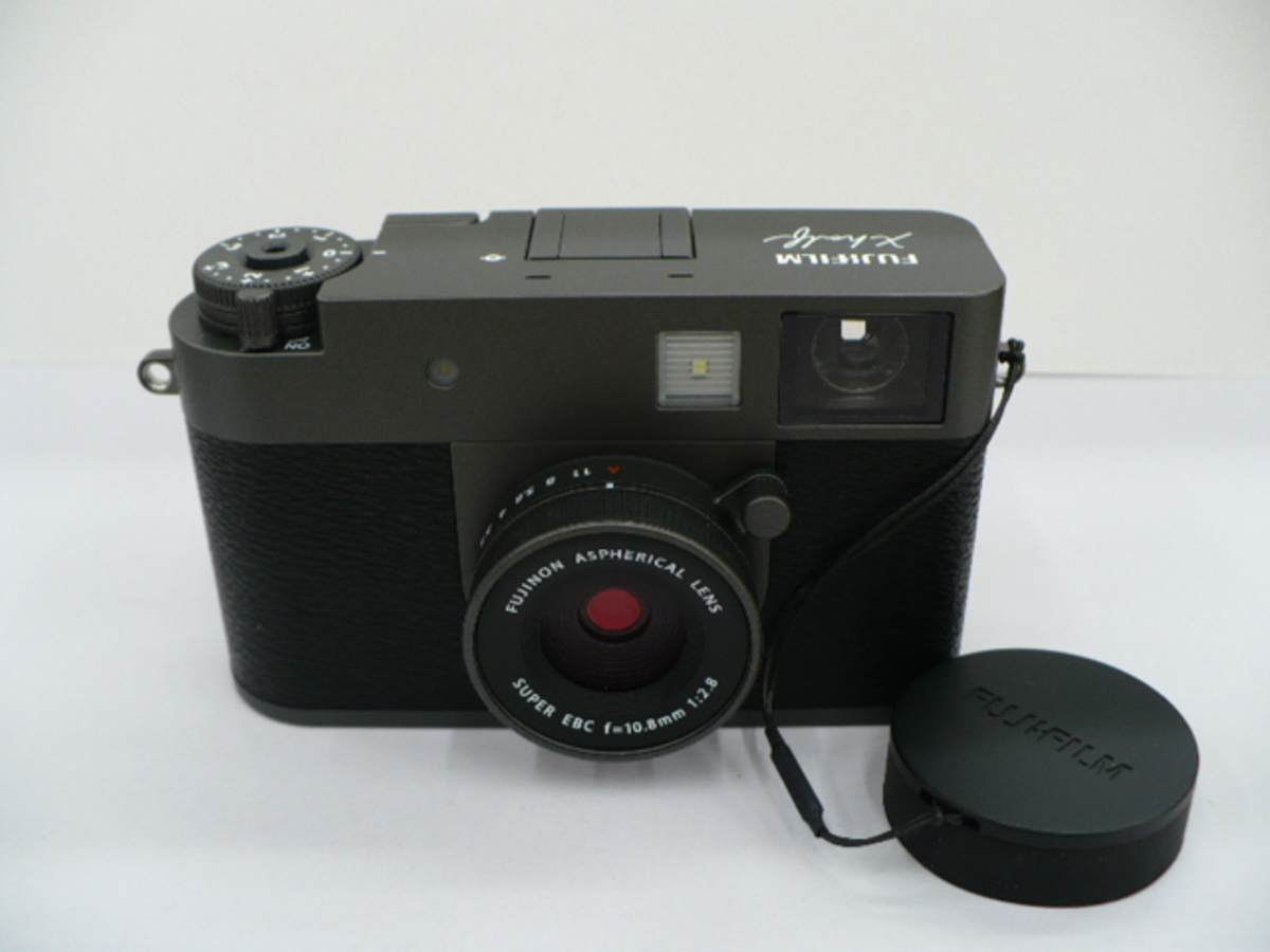 FUJIFILM X-HF1 [チャコールシルバー] 中古価格比較 - 価格.com