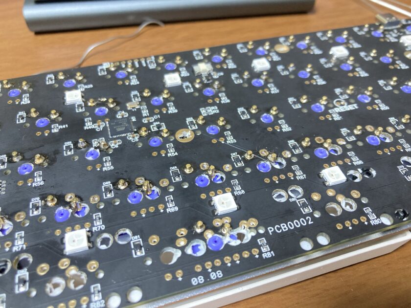 ホットスワップソケット非対応のキーボードをソケット化してみた