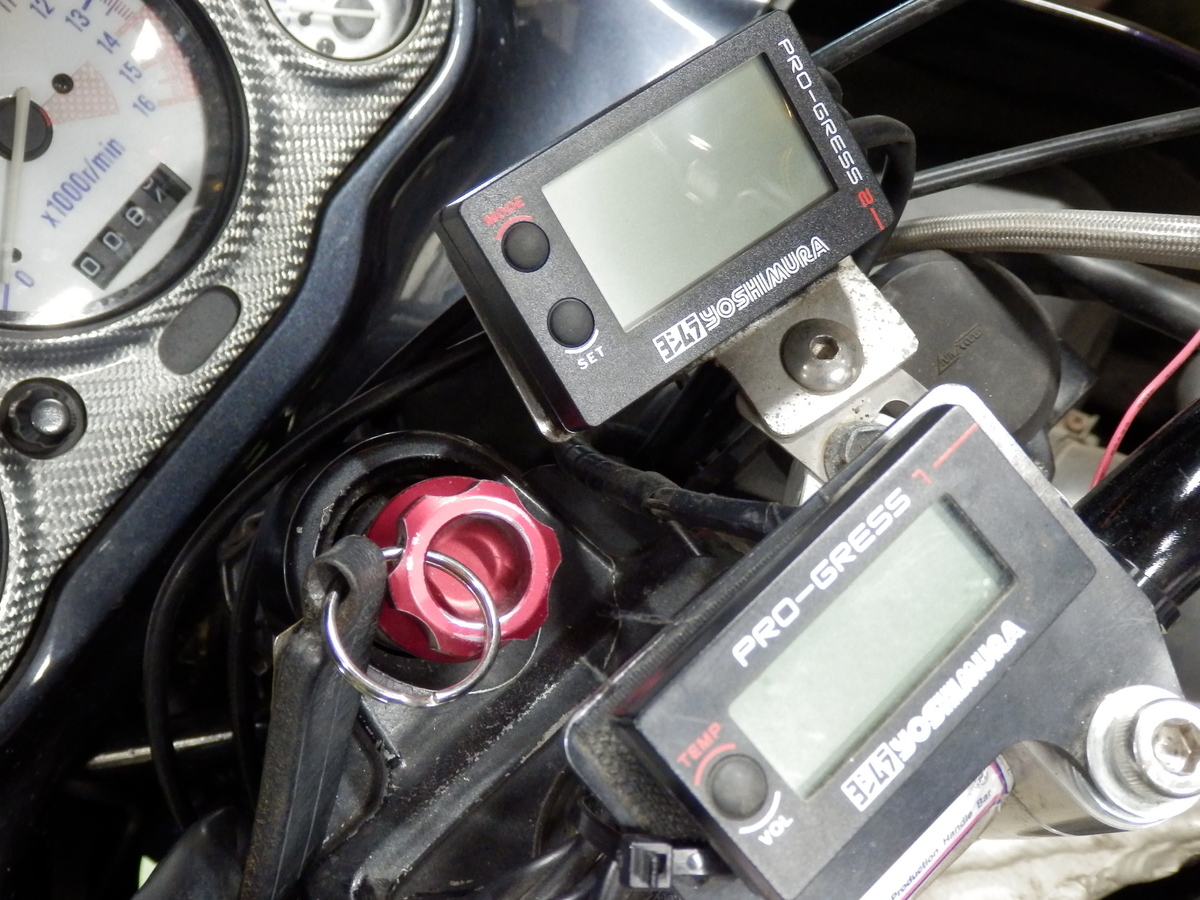 ヨシムラJAPAN PRO-GRESS2 マルチテンプメーター - NAPS-ON マガジン