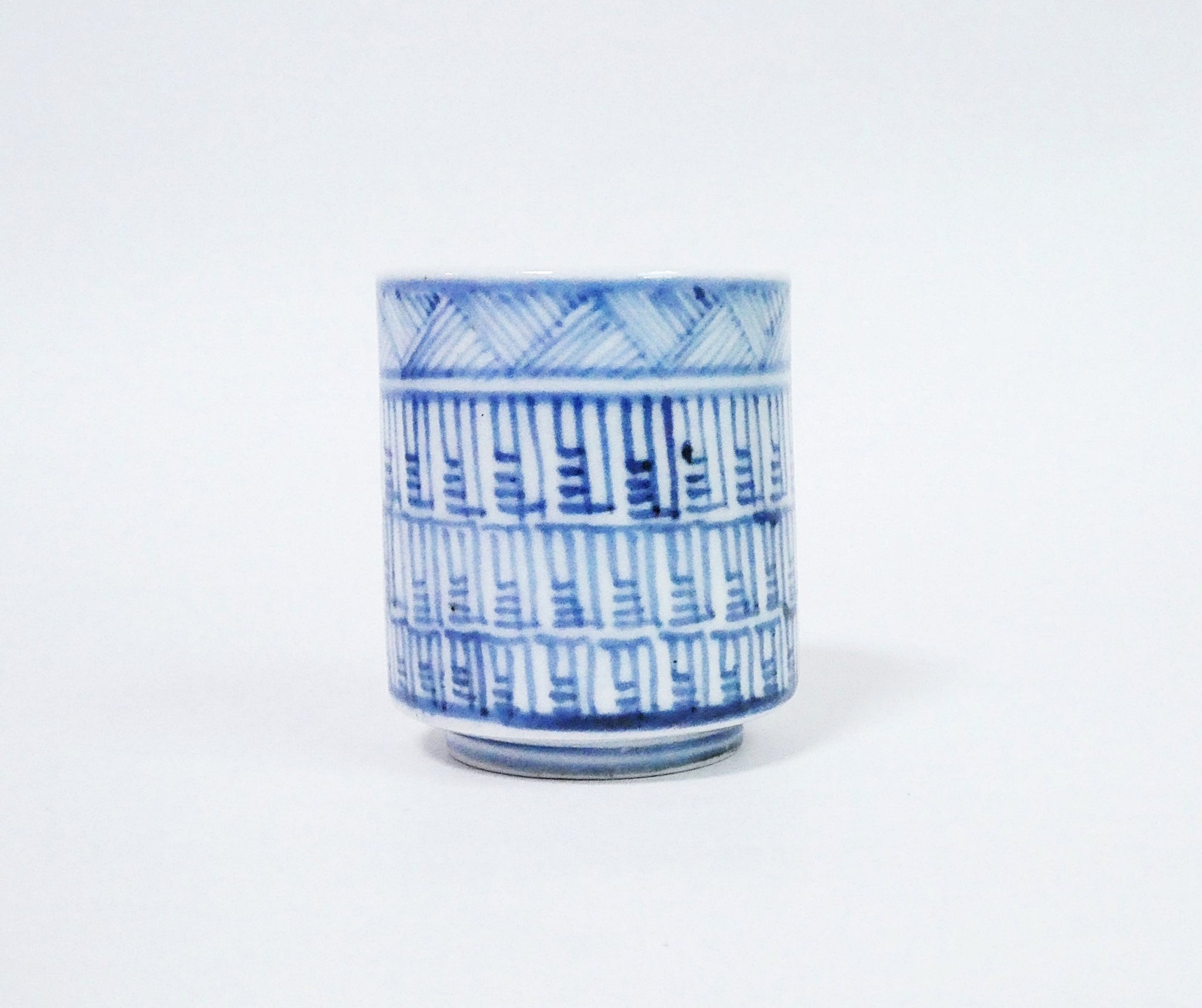 古伊万里 染付大猪口17客 木箱付 口径約8.5㎝ 東Y7-0620⭐︎2Fトヒコ