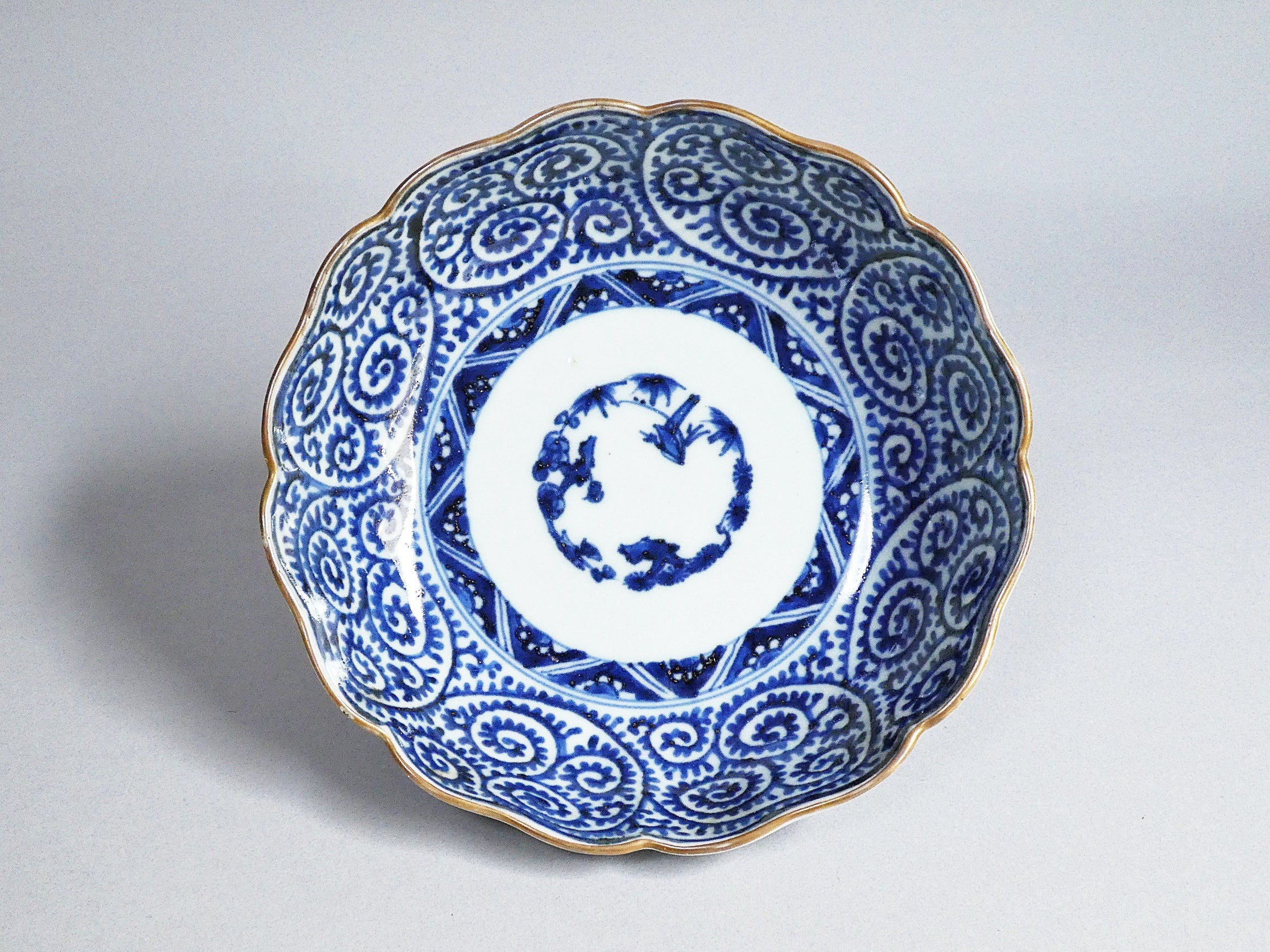 江戸中期 古伊万里 花唐草蓋物 高さ約7㎝ 東Y7-0204☆2Fタカチ 【公式