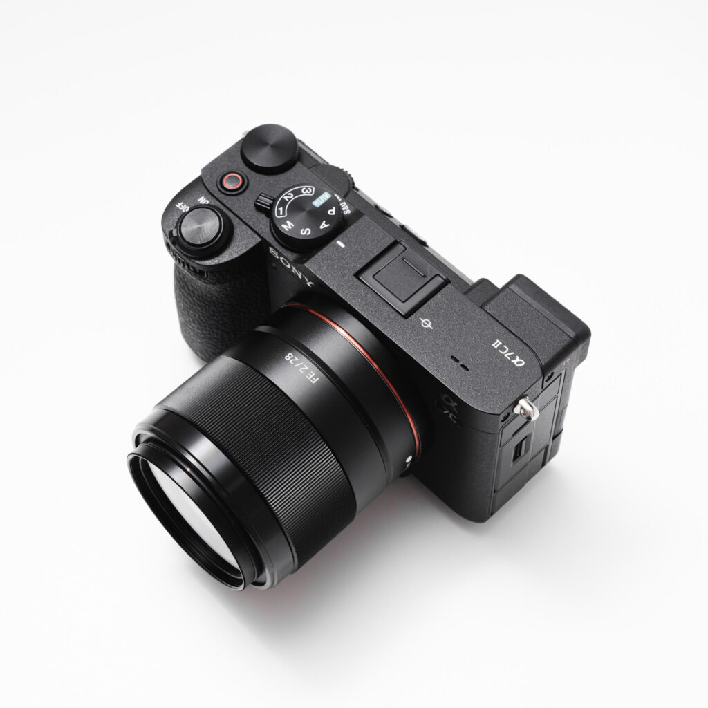 SONY FE 28mm F2 レビュー｜フルサイズでもAPS-Cでもスナップに最適な
