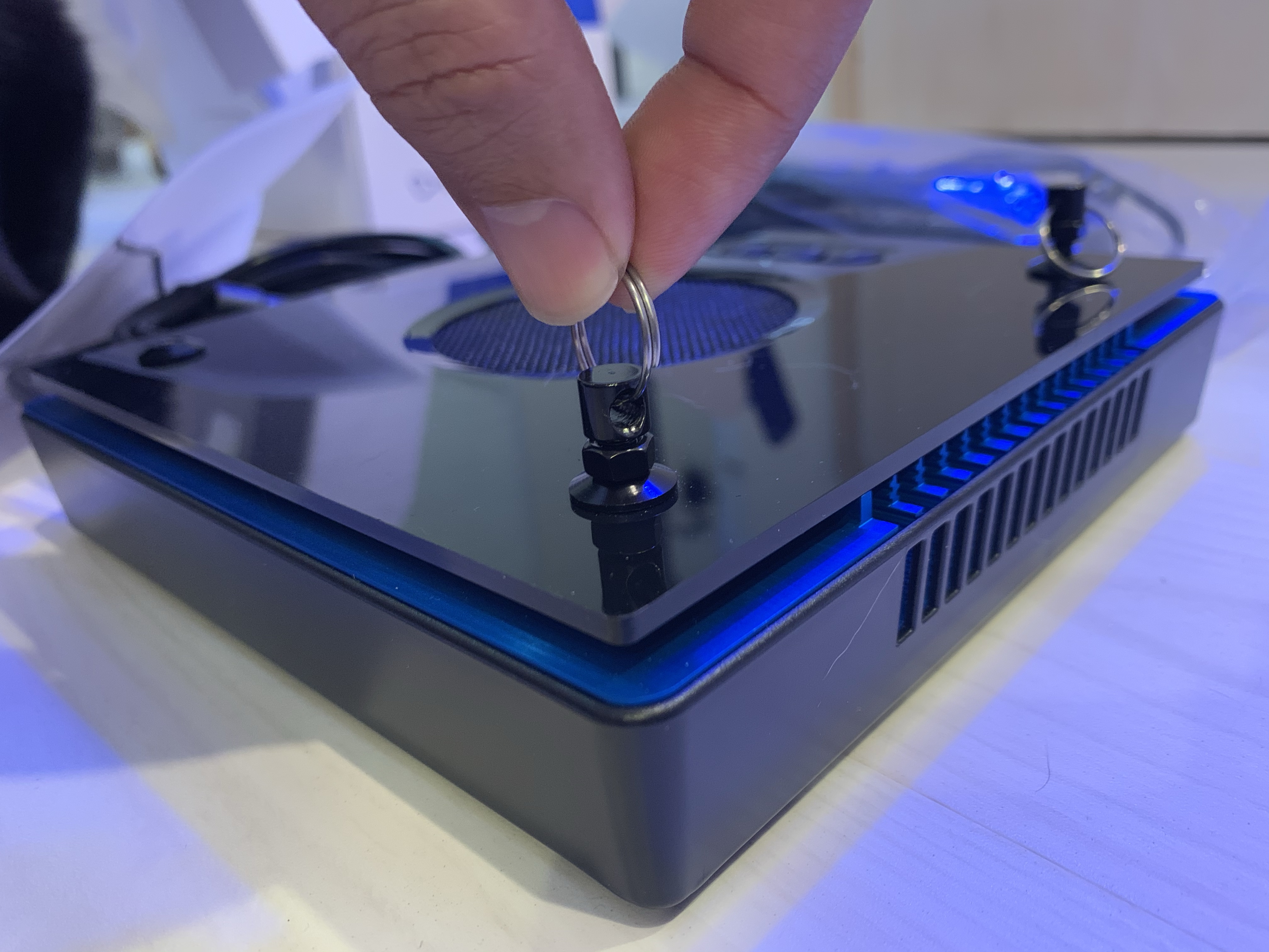 海水水槽用ライト（ラディオンG5購入）開封とメーカー市販のアーム無し