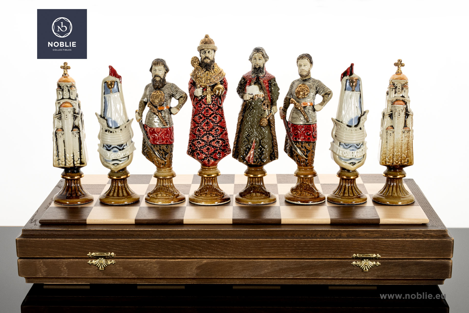 ロイヤル ポーセリン チェスマン | 22K ゴールド アクセント | Noblie