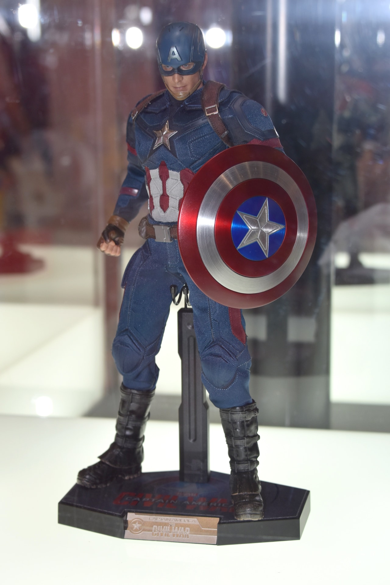 キャプテン・アメリカ シビル・ウォー ホットトイズ 1/6スケール