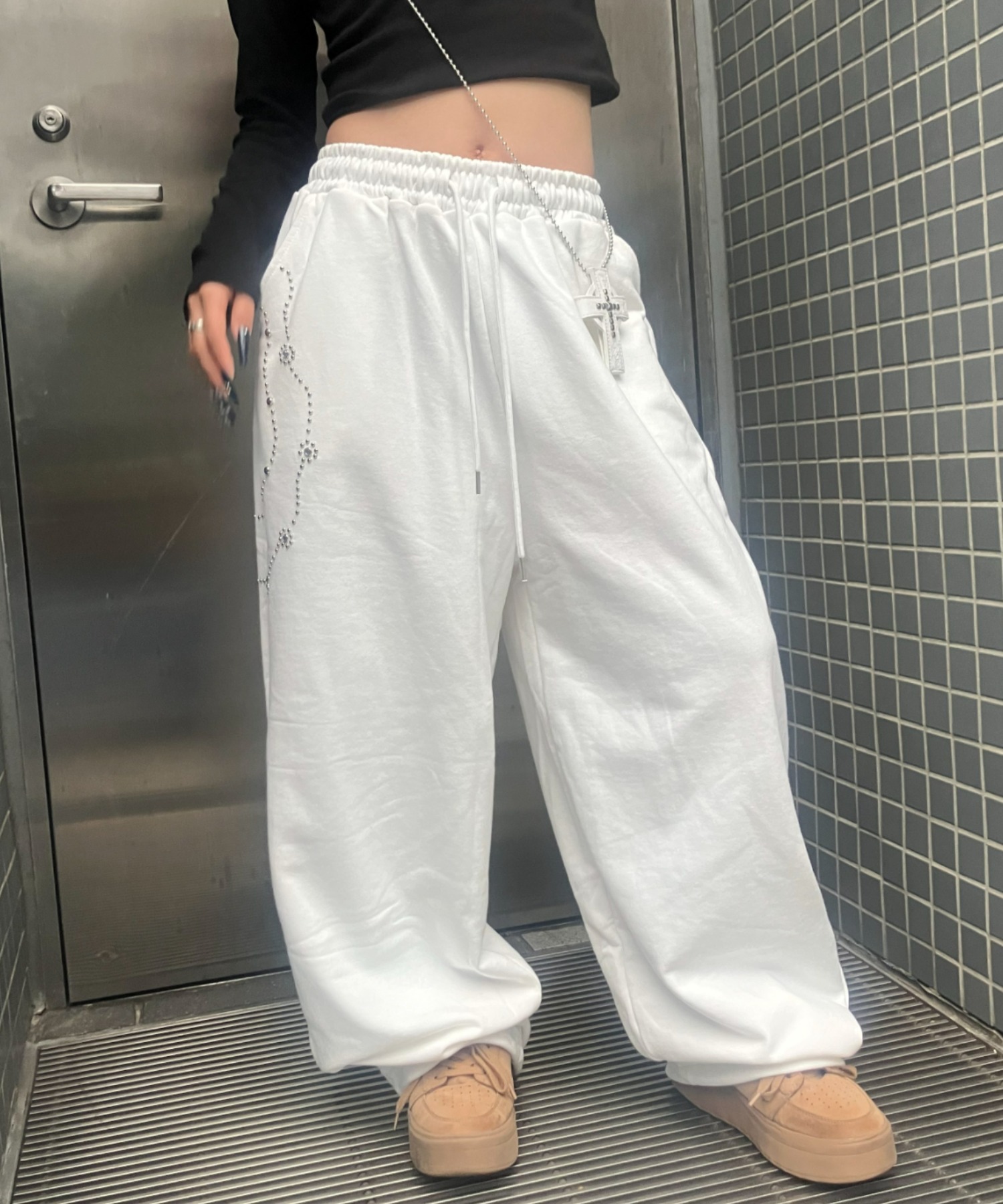 A'GEM/9 × .kom 『.KOM/ドットケーオーエム』Sparkle Line Sweat Pants