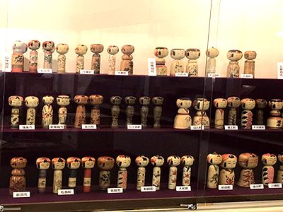 鳴子の伝統工芸品鳴子こけしについて日本こけし館に取材してきました
