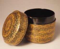 茶道具】前志芸男作 沈金桐模様棗買取しました。│古いもの買取ます