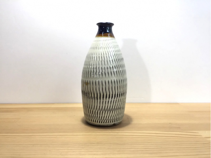 徳利（飛び鉋） 2合｜酒(ぐい呑・猪口・徳利)｜おんた家｜小鹿田焼の器