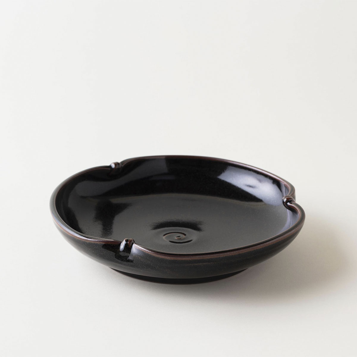 黒薩摩三方つまみ皿（大）[クロサツマサンポウツマミザラ (ダイ