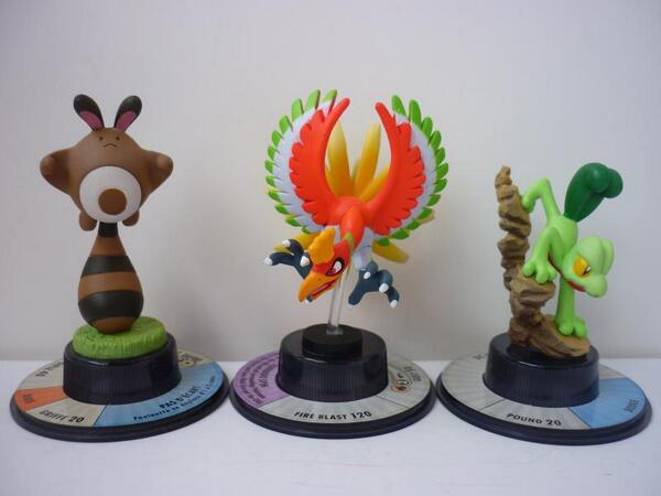 おお！RT @pokemon_cafe: 運良く海外限定の海洋堂ポケモンフィギュアを