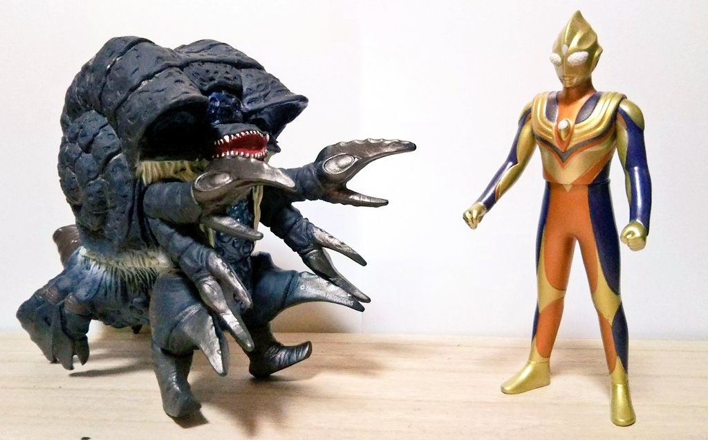 ウルトラマン ガタノゾーア 光と闇の最終決戦セット 駿河屋 -<中古