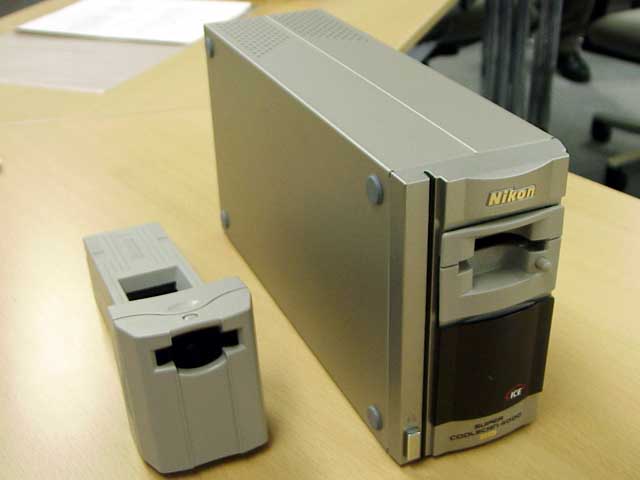 ニコン、ニッコールEDレンズ搭載のフィルムスキャナ3機種