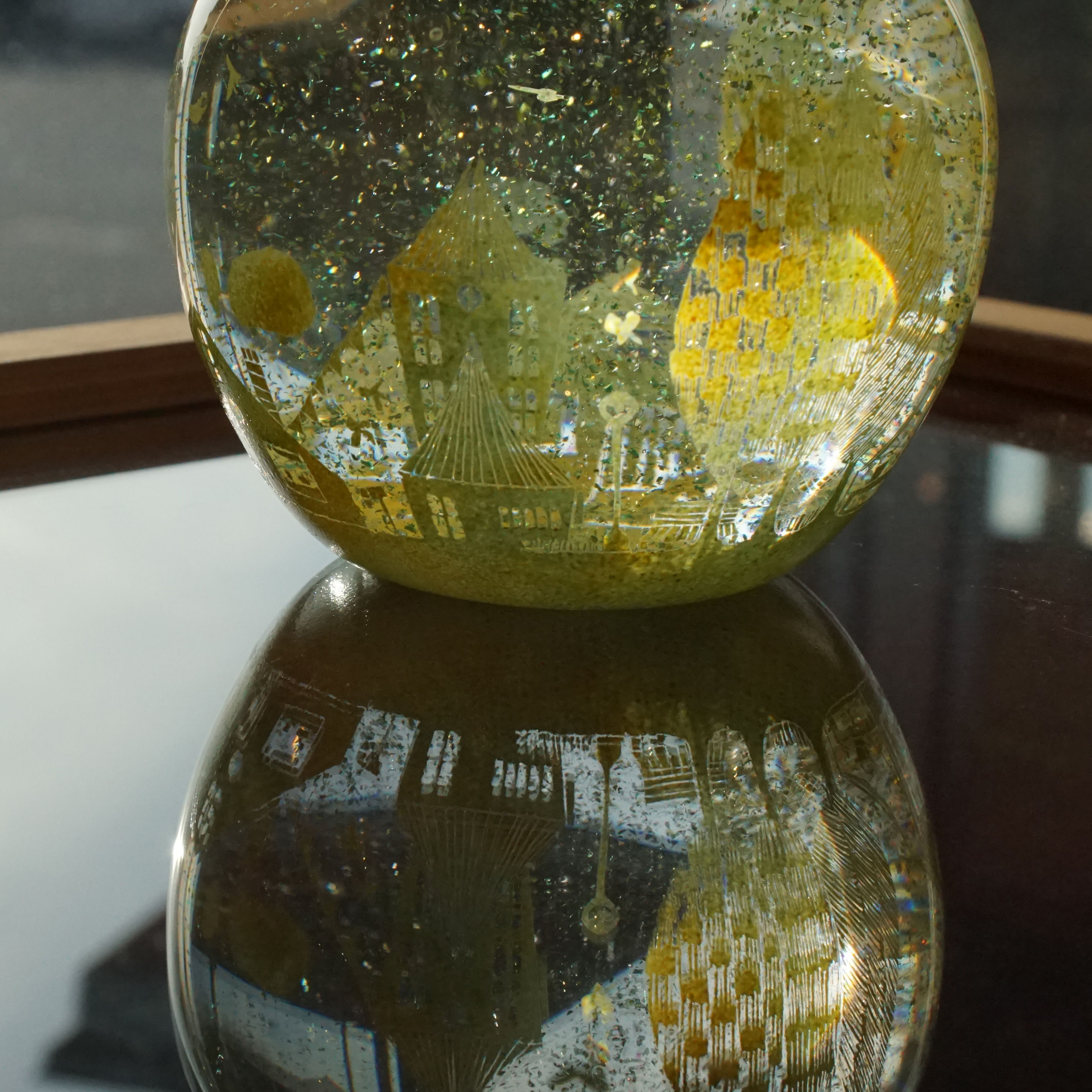 金津沙矢香 ガラスのスノードーム 花火