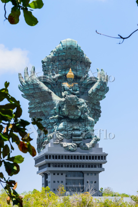 インドネシア バリ ガルーダ・ウィスヌ・クンチャナ像 [104036988]の
