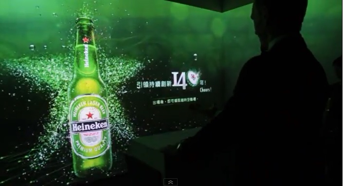 ハイネケン巨大立体電飾ディスプレー